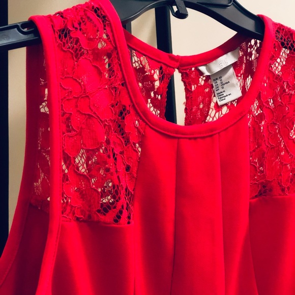 H&M Ruffles & Lace Top - Picture 2 of 5